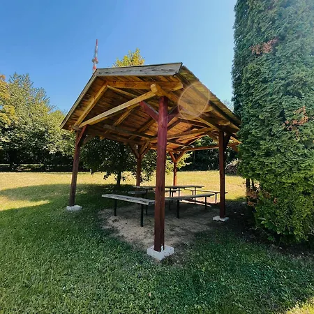 Hubertus Vadaszhaz Guest house Ujudvar